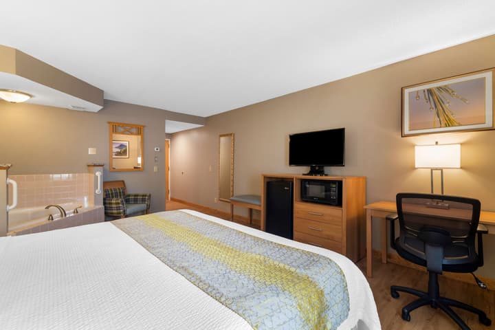 Best Western Plus Executive Court Inn & Conference Center