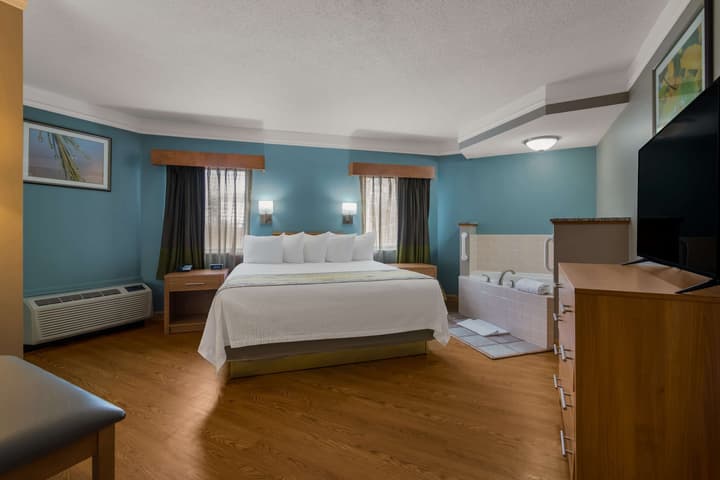 Best Western Plus Executive Court Inn & Conference Center