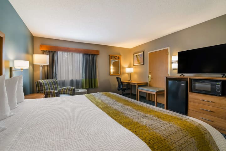 Best Western Plus Executive Court Inn & Conference Center