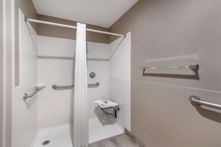 Best Western Plus Executive Court Inn & Conference Center