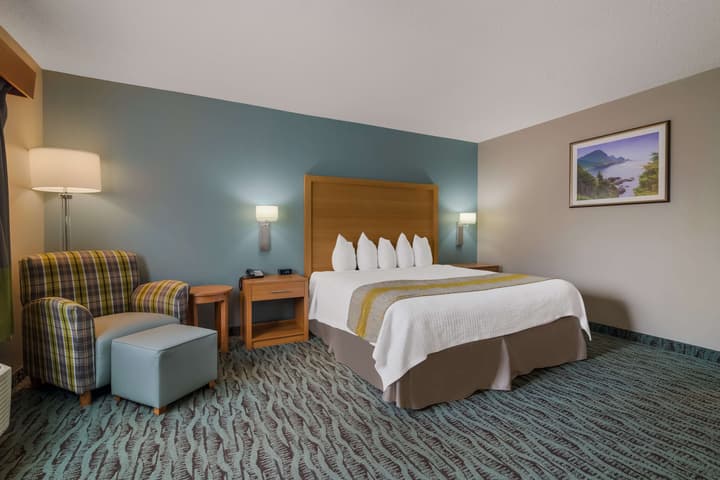 Best Western Plus Executive Court Inn & Conference Center