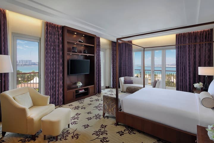 The Ritz-Carlton, Dubai