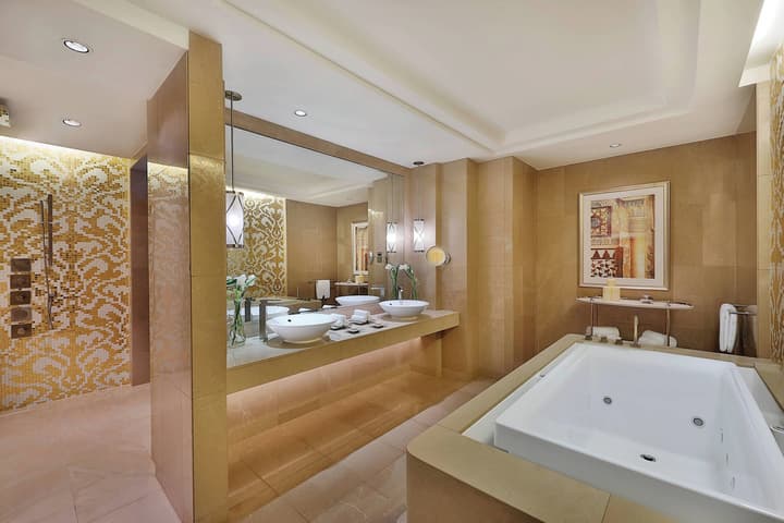 The Ritz-Carlton, Dubai