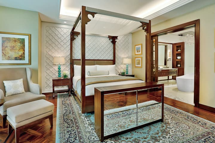 The Ritz-Carlton, Dubai