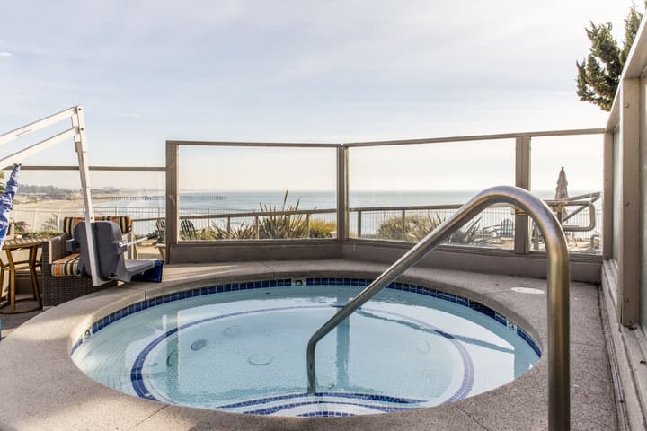 Cottage Inn By The Sea