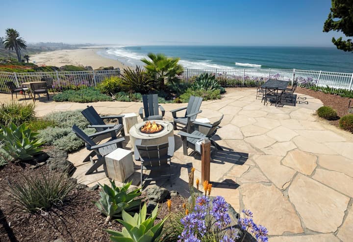 Cottage Inn By The Sea