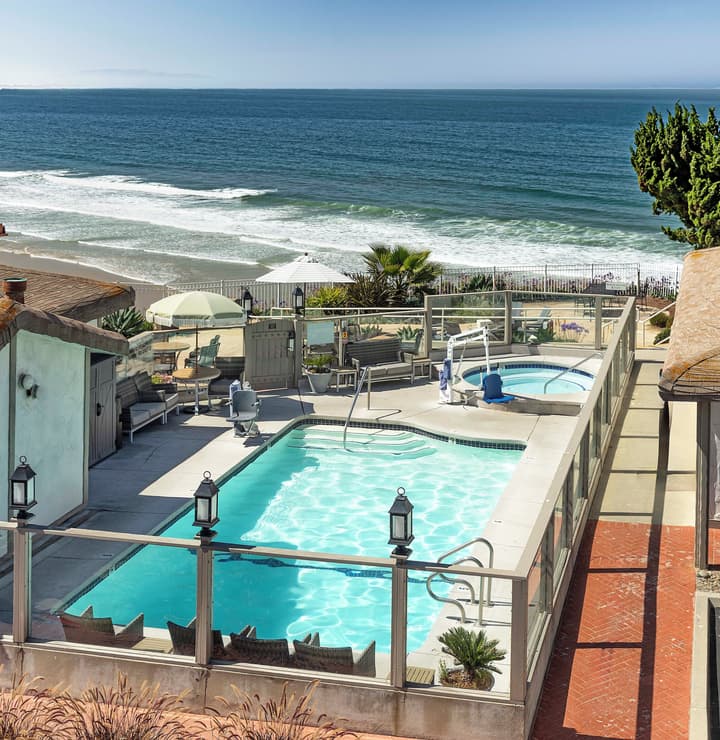 Cottage Inn By The Sea