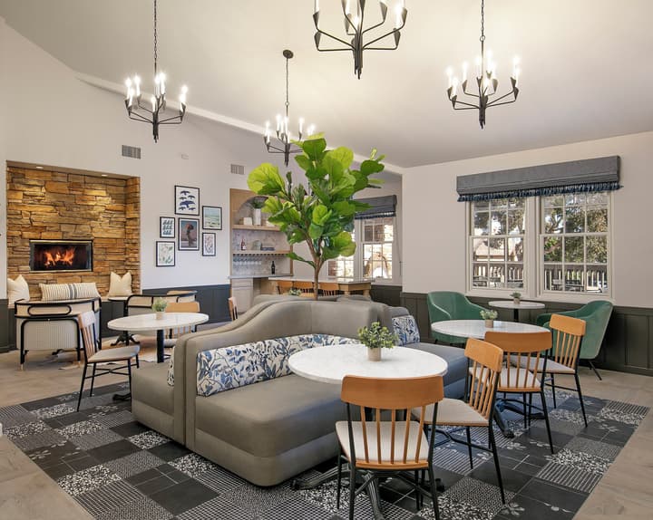 Cottage Inn By The Sea