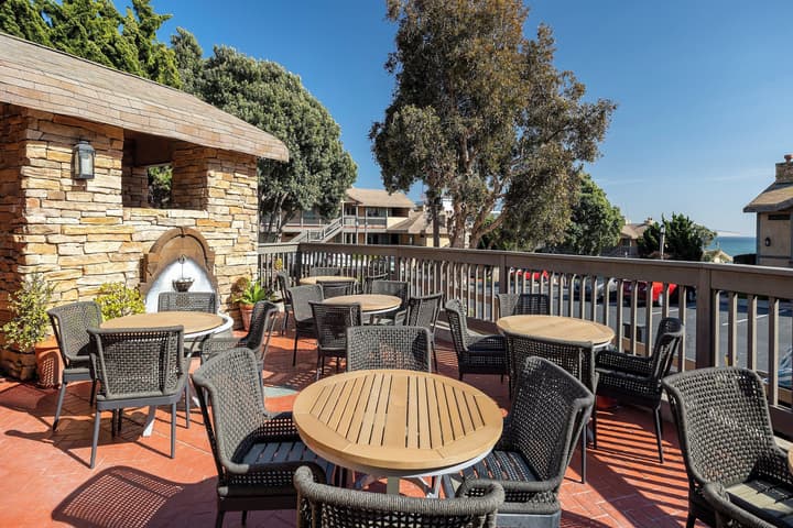 Cottage Inn By The Sea