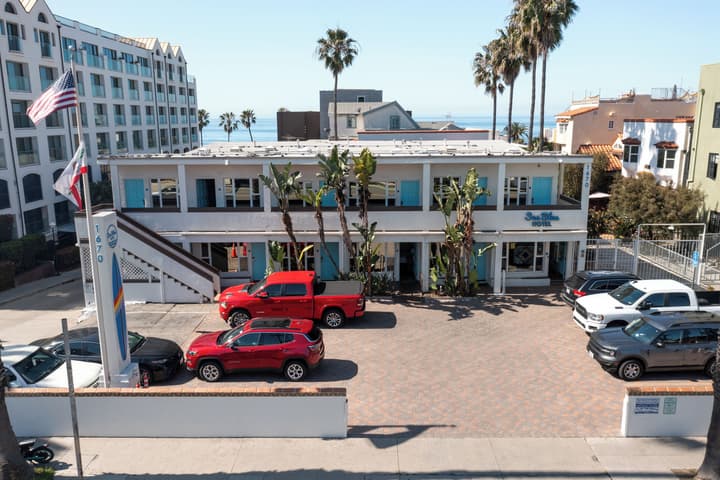 Sea Blue Hotel