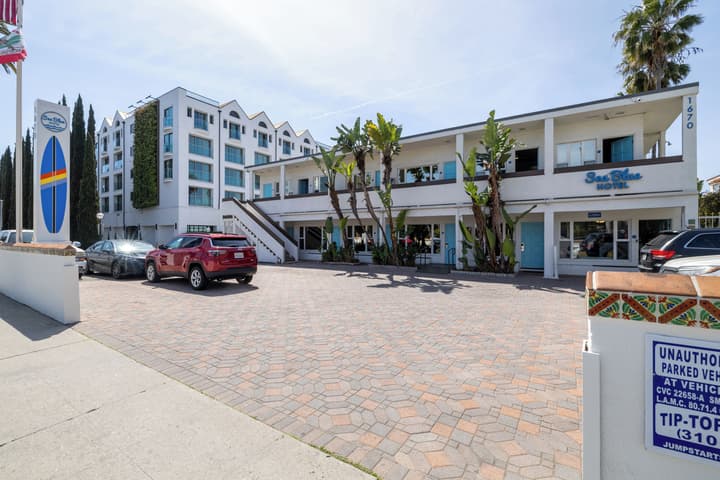 Sea Blue Hotel