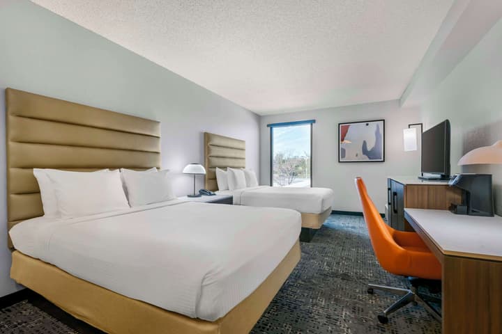 Best Western Plus Universal Inn