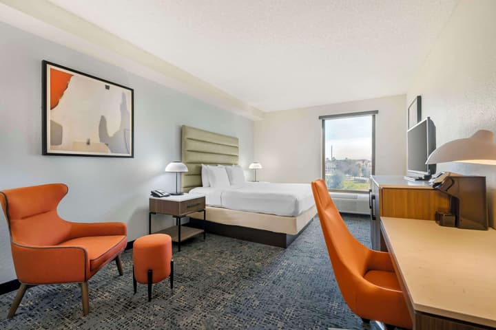 Best Western Plus Universal Inn