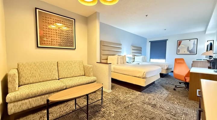 Best Western Plus Universal Inn