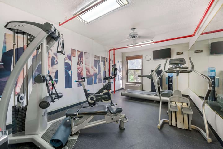 Best Western Plus Universal Inn
