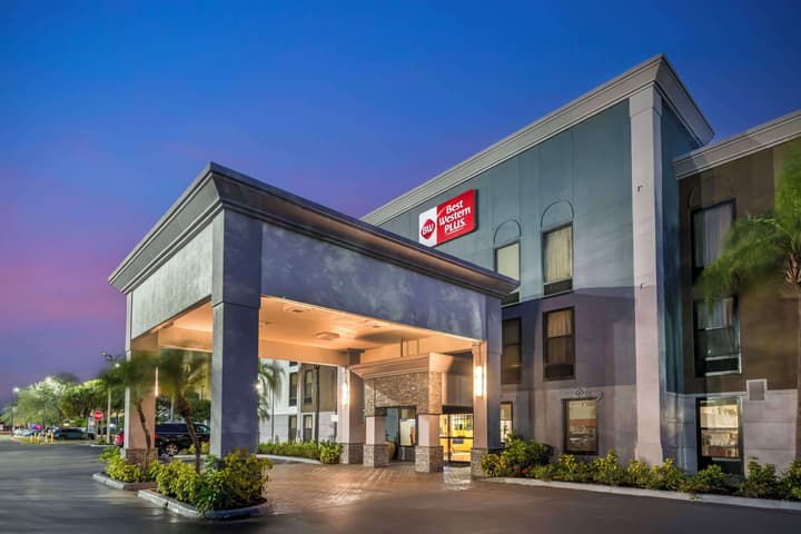 Best Western Plus Universal Inn
