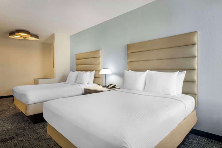 Best Western Plus Universal Inn