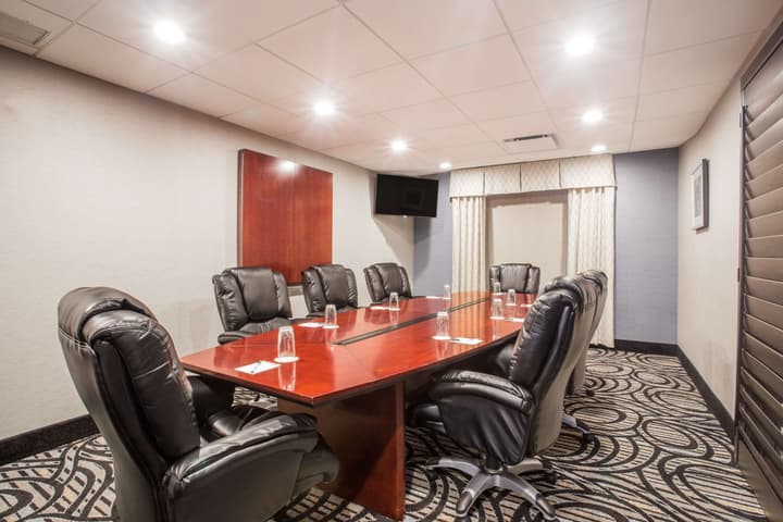 Wingate by Wyndham Convention Ctr Closest Universal Orlando