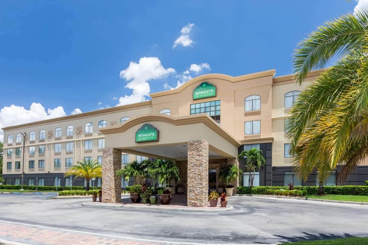 Wingate by Wyndham Convention Ctr Closest Universal Orlando