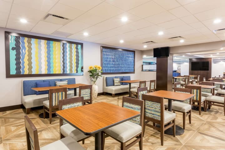 Wingate by Wyndham Convention Ctr Closest Universal Orlando