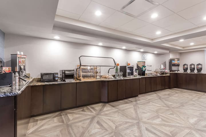 Wingate by Wyndham Convention Ctr Closest Universal Orlando
