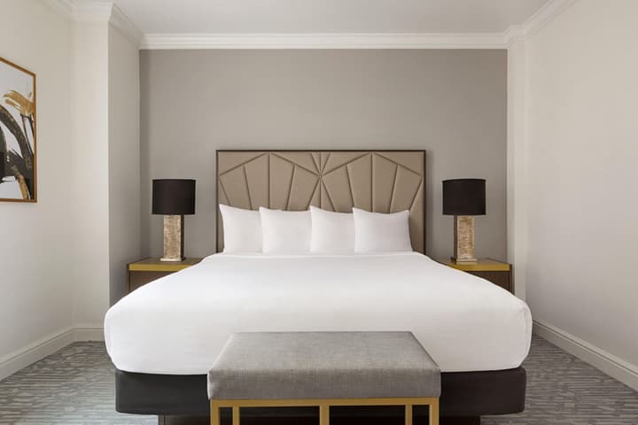 Martinique New York on Broadway, Curio Collection by Hilton