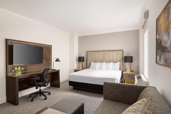 Martinique New York on Broadway, Curio Collection by Hilton