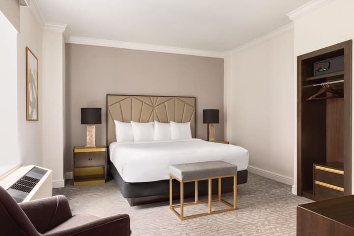 Martinique New York on Broadway, Curio Collection by Hilton
