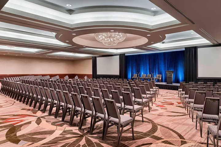 Sheraton Suites Calgary Eau Claire