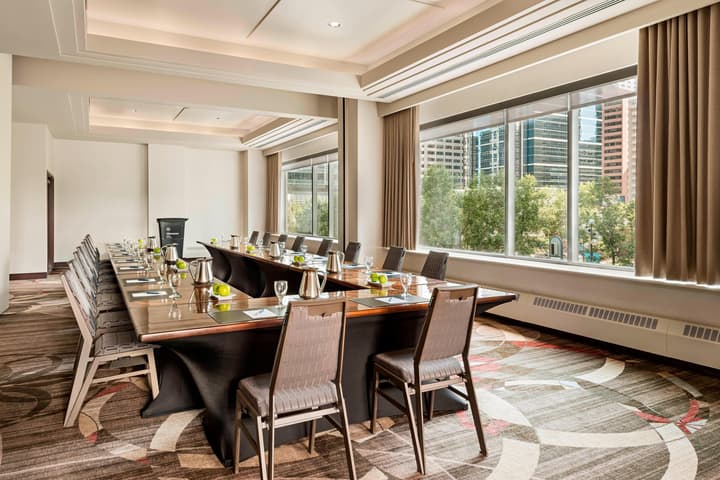 Sheraton Suites Calgary Eau Claire