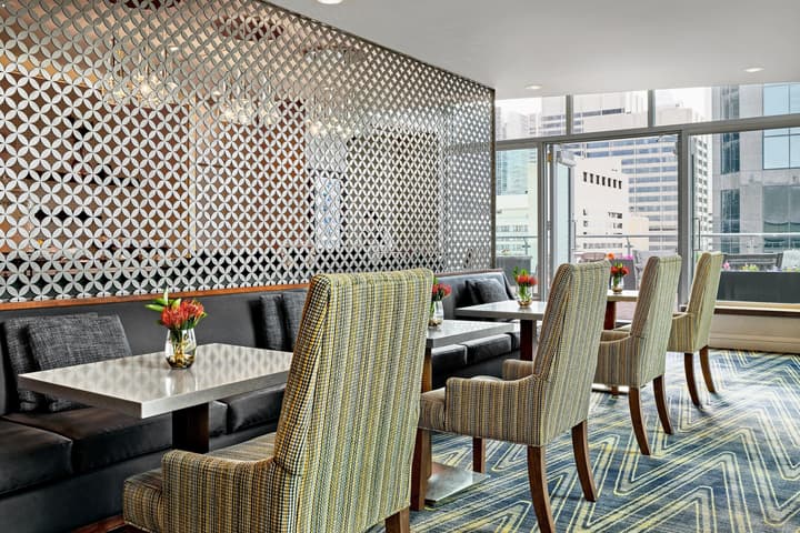 Sheraton Suites Calgary Eau Claire