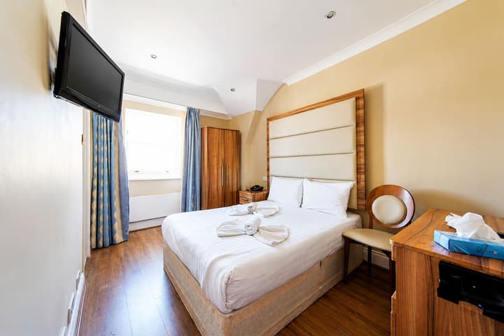 Royal Eagle Hotel