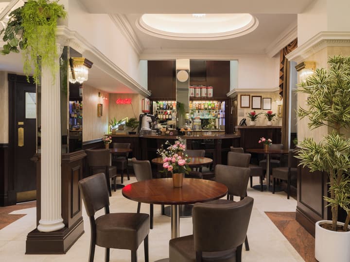 Royal Eagle Hotel