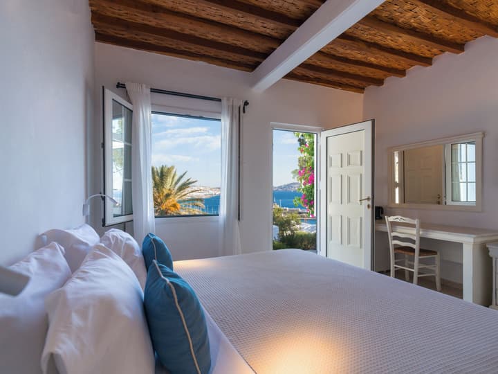 Rhenia Mykonos Hotel & Bungalows