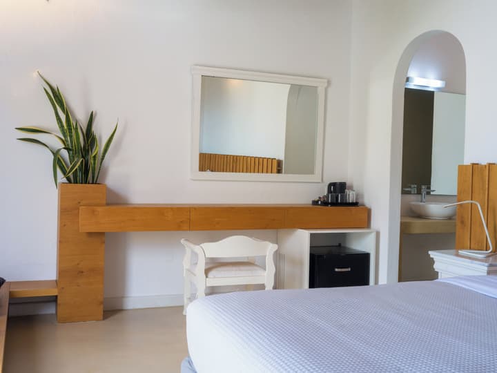 Rhenia Mykonos Hotel & Bungalows