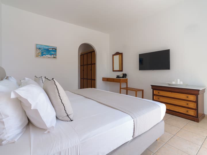 Rhenia Mykonos Hotel & Bungalows