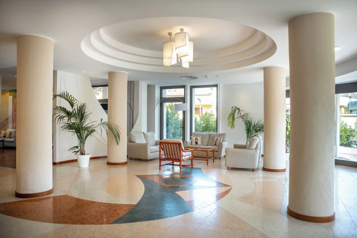 Hotel Carlo Felice