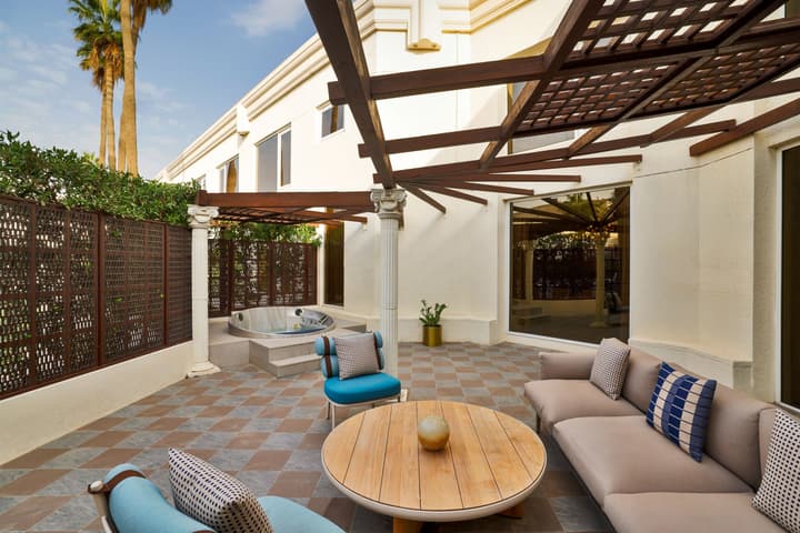 Le Meridien Dubai Hotel & Conference Centre
