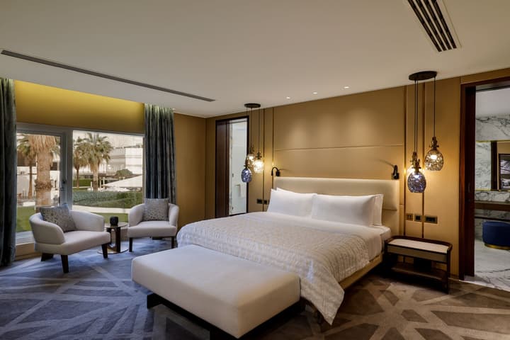 Le Meridien Dubai Hotel & Conference Centre
