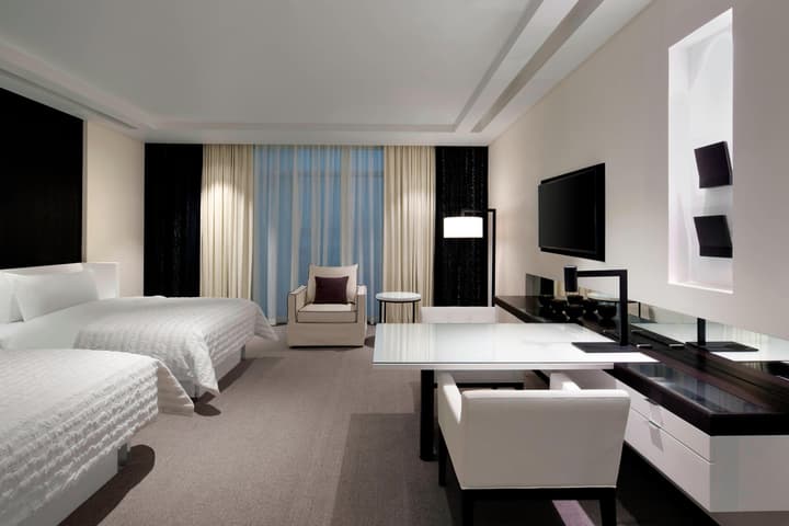 Le Meridien Dubai Hotel & Conference Centre