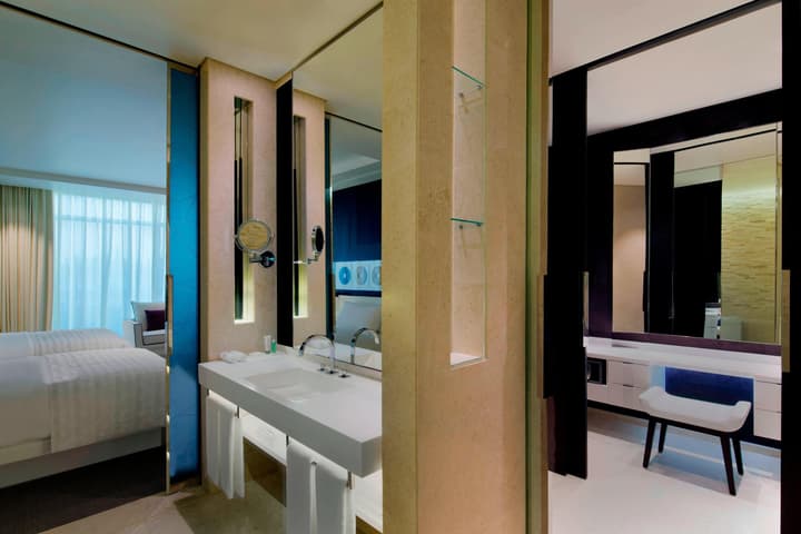 Le Meridien Dubai Hotel & Conference Centre