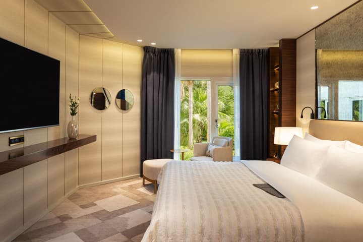 Le Meridien Dubai Hotel & Conference Centre