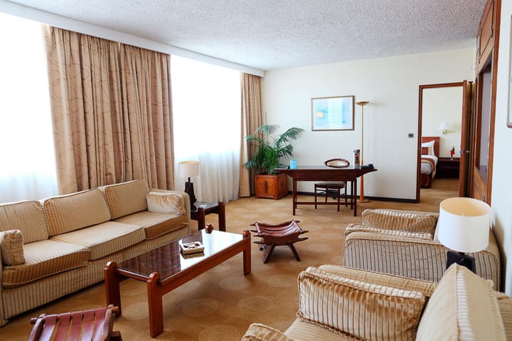 Carlton Hotel