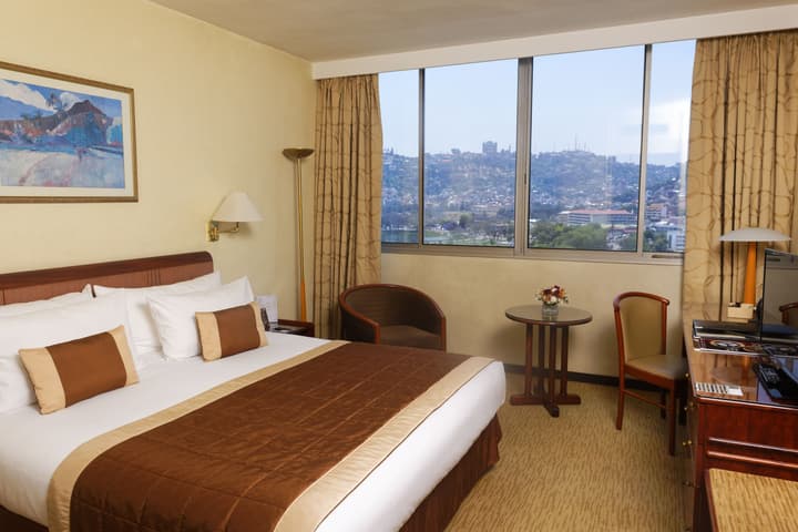 Carlton Hotel