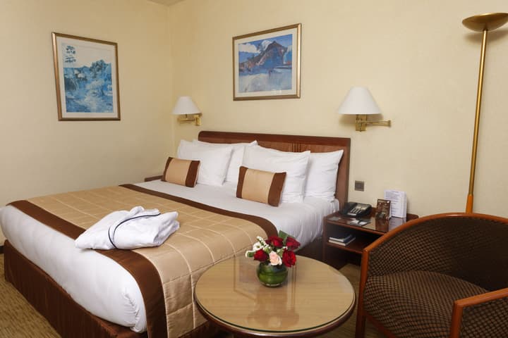 Carlton Hotel