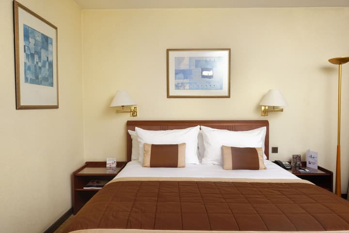 Carlton Hotel