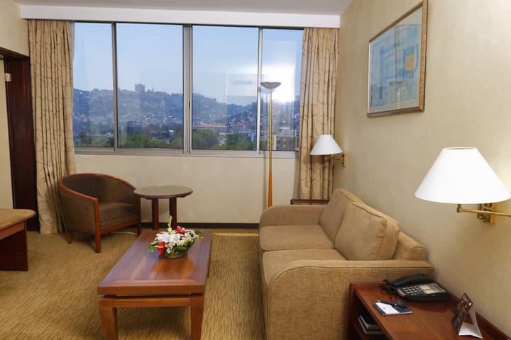 Carlton Hotel