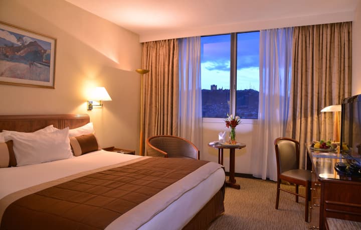 Carlton Hotel
