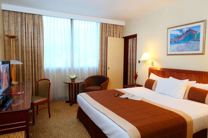 Carlton Hotel