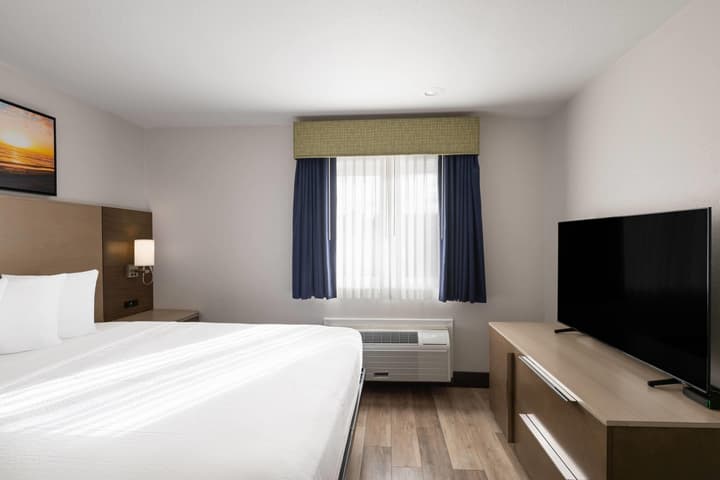 Days Inn by Wyndham Monterey Downtown